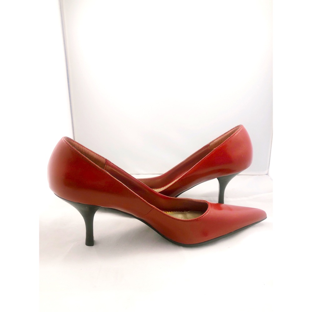 NINE WEST Red leather size 8.5 pointy toe pumps